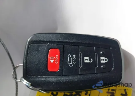 2022 Toyota Highlander Hybrid Xle z USA, uszkodzony, nr VIN 5TDGARAH9NS514034